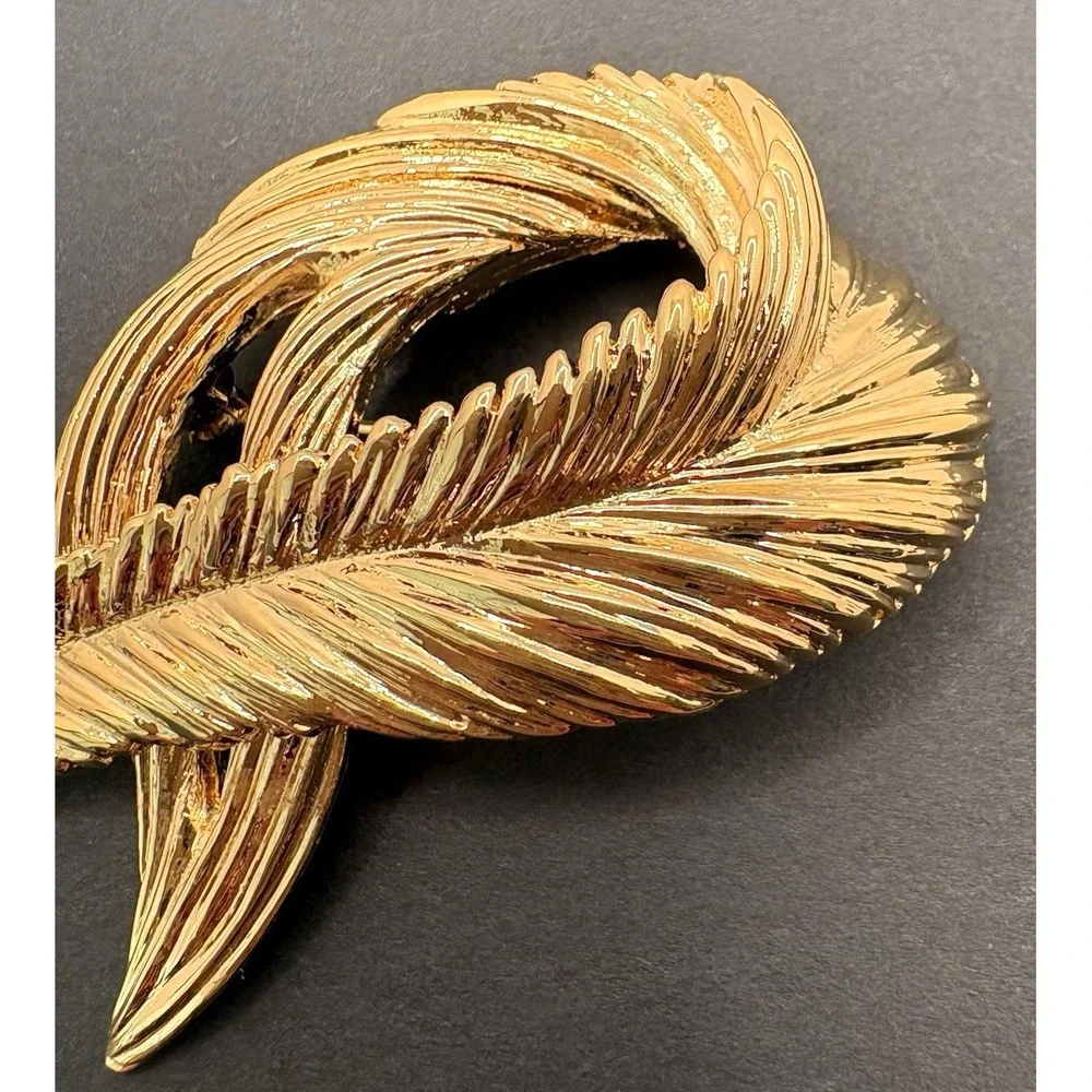 Monet vintage feather